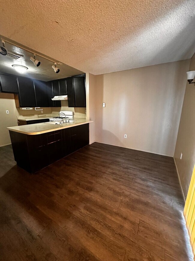 Foto del edificio - 2 bed 1 bath Apartment