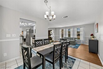 Building Photo - 1410 SE 31st Terrace