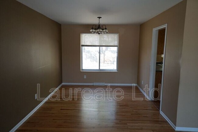 Foto del edificio - 1853 S Oakland St