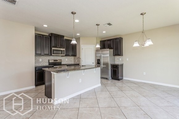 Building Photo - SELF TOUR NOW! - 11340 Hudson Hills Lane, ...
