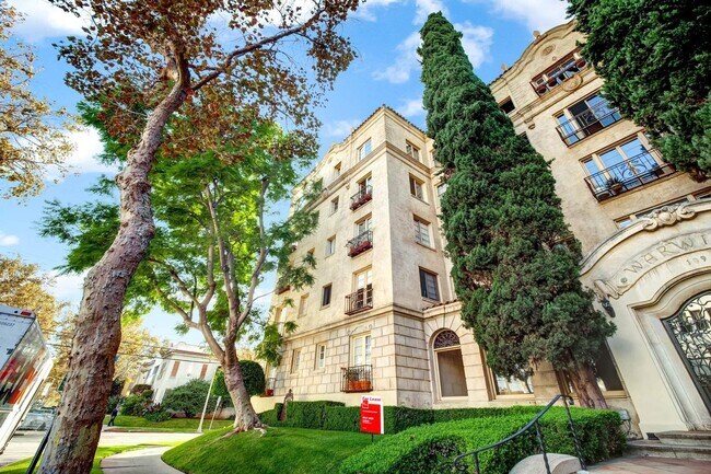 Foto del edificio - 109 N Sycamore Ave