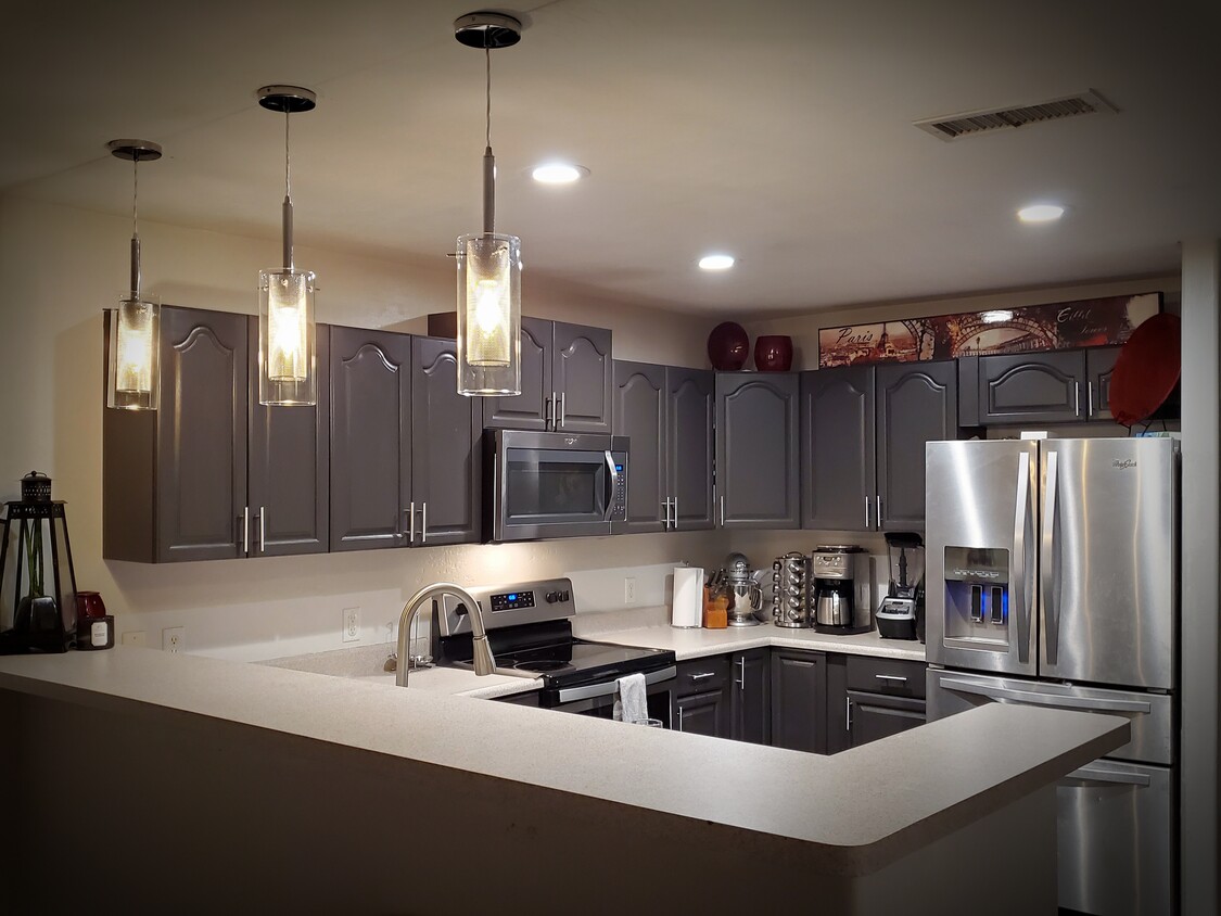 Kitchen - 5244 N Robert Rd
