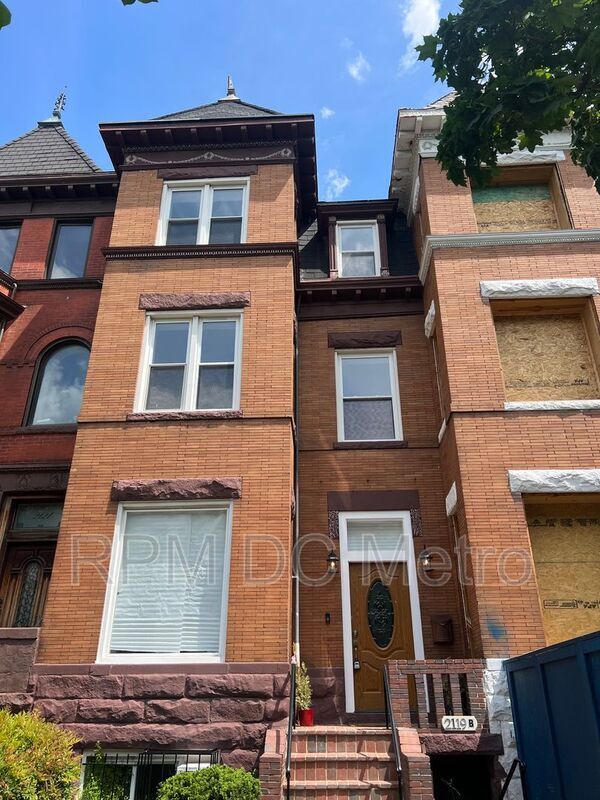 Primary Photo - 2119 1st St NW