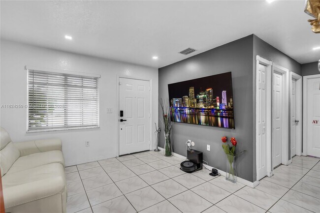Building Photo - 2860 W 80th St