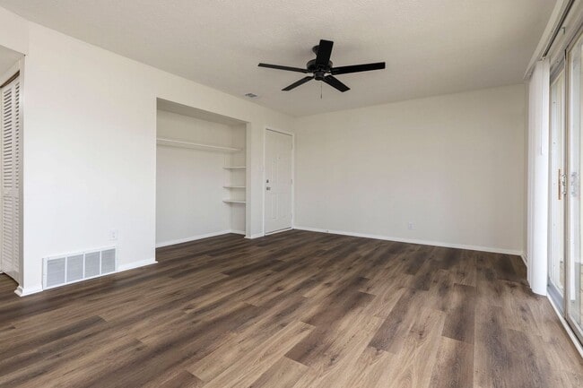 Photo - 9308 Aylesbury Dr Apartment