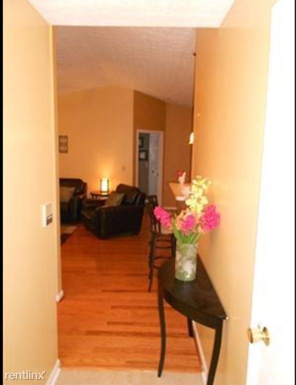 Primary Photo - 3909 Yardley Ct