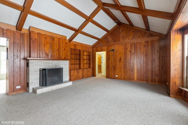 Building Photo - 10 Hickory Ln