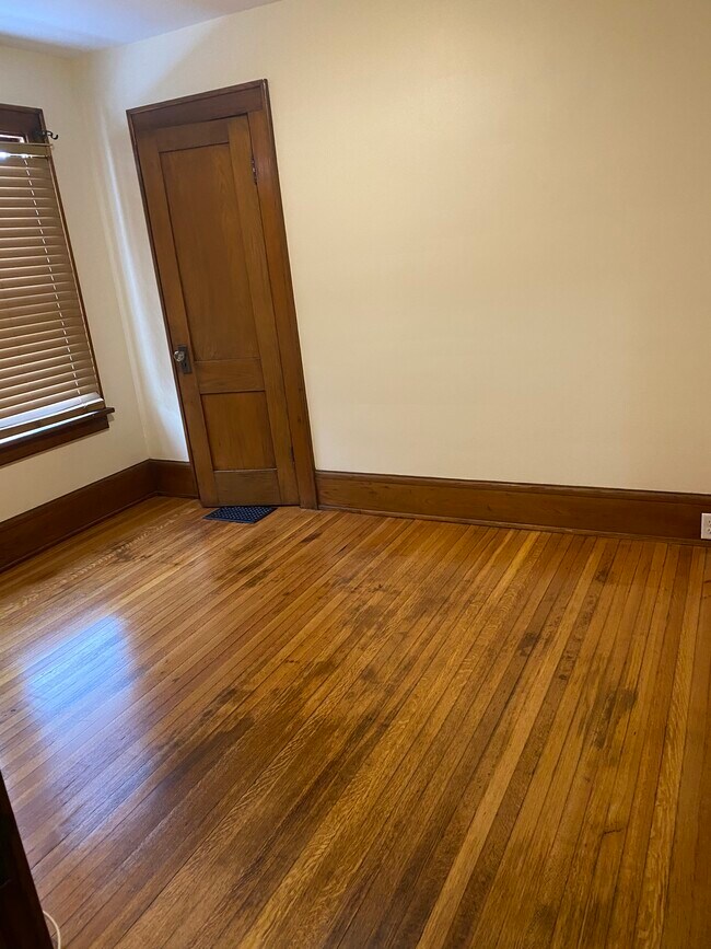 Foto del edificio - 436 W Miller St