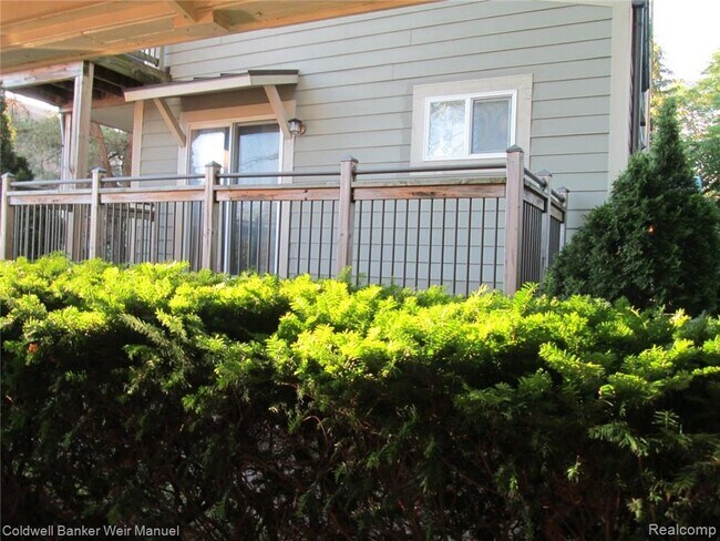 Building Photo - 602 E Lincoln St