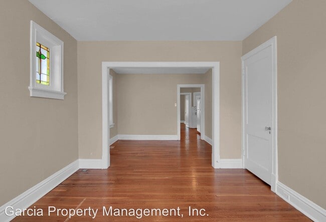 Building Photo - 4988-4990 Mardel Ave