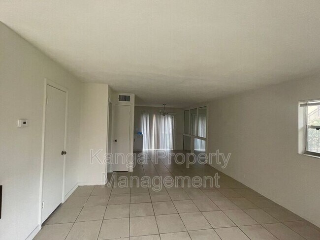 Foto del edificio - 5219 NW 27th St