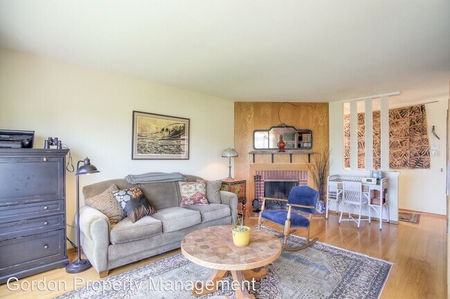 Building Photo - 3 br, 1 bath House - 415 Bella Vista Way