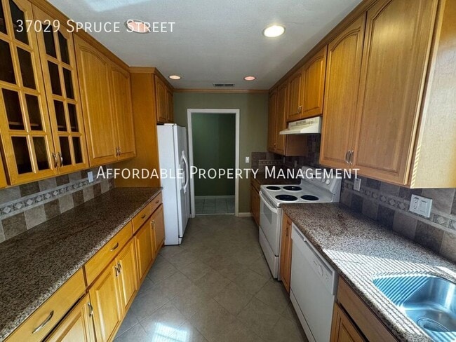 Building Photo - 37029 Spruce St