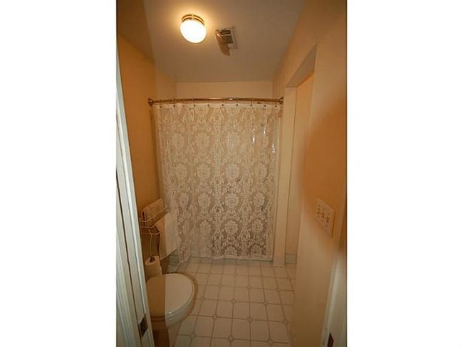 Building Photo - 2396 Charleston Oaks Ln