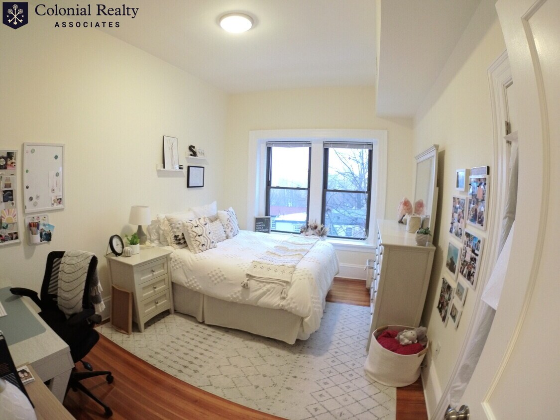 Primary Photo - 1463 Beacon St