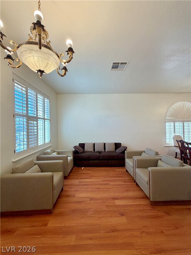 Foto del edificio - 6216 Pride Ln