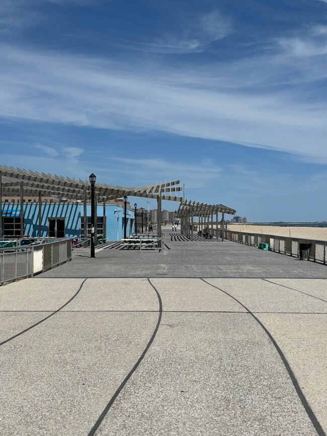 Foto del edificio - 130 Beach 98th St