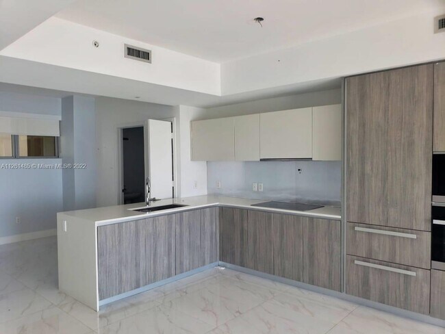Building Photo - 2900 NE 7th Ave  2703 Miami Fl 33137