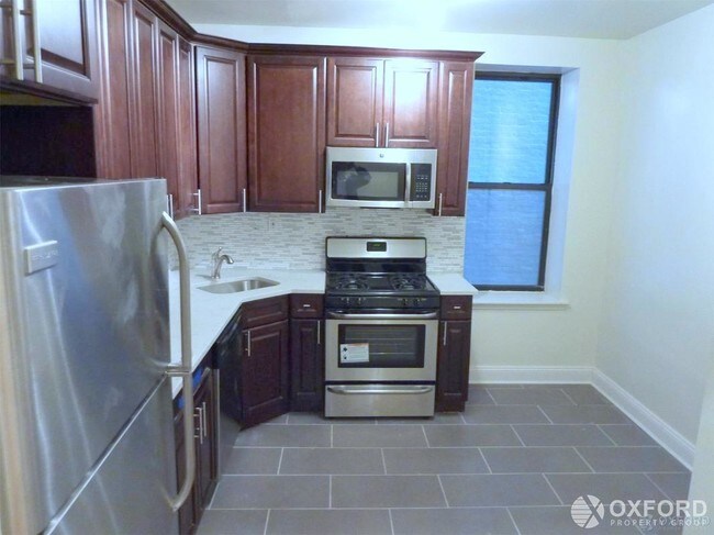 Foto del edificio - 327 Sterling Place