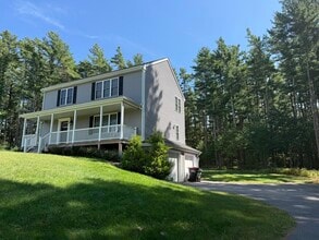 Building Photo - 10 Shamrock Ln