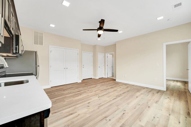 BVW 2 bed - Beverly Lofts