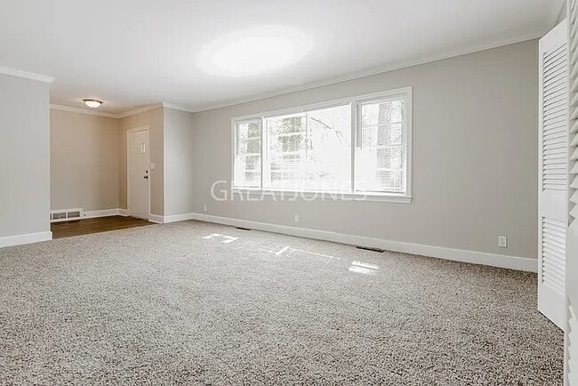 Foto del edificio - 717 Ridgecrest Rd