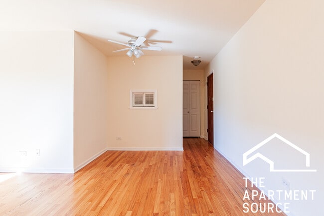 Building Photo - 665 W Wrightwood Ave