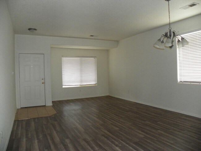 Building Photo - 3541 Red Canyon Dr NE