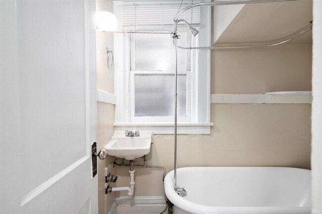 Building Photo - 1469 N Williams St