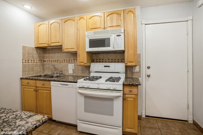 Building Photo - 710 Dempster St