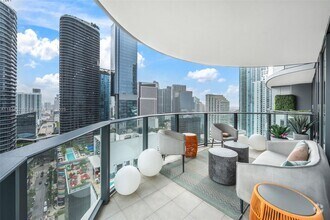 Building Photo - 1000 Brickell Plaza
