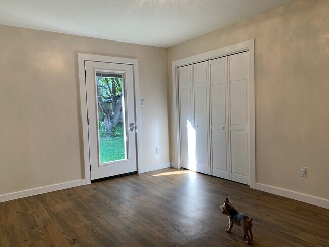 Building Photo - 7514 Uray Dr