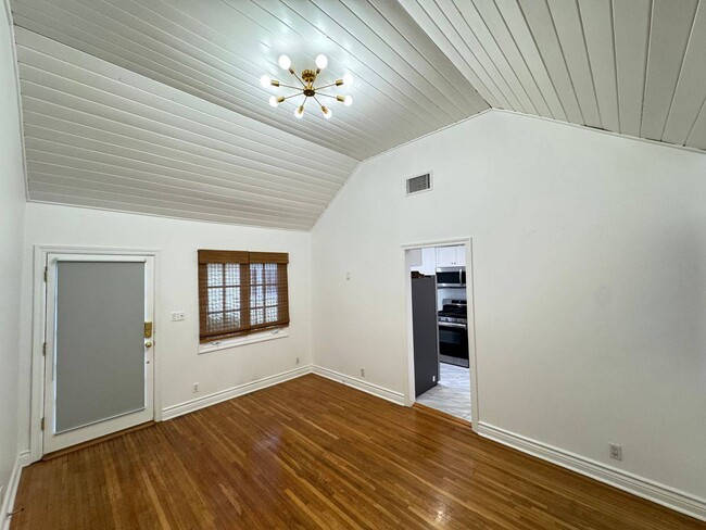 Building Photo - 9014 Rangely Ave