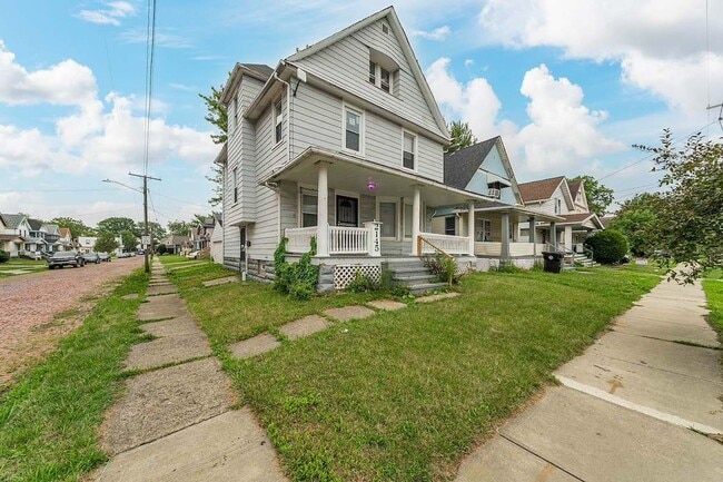 Building Photo - 2145 W 100th St