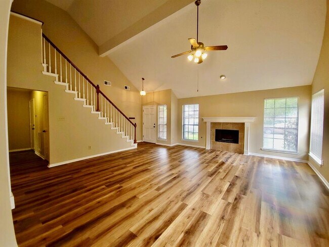 Foto del edificio - 3830 Beckett Ridge Dr