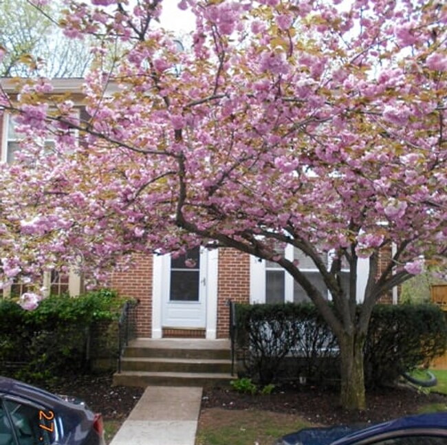 Updated Townhome Close to METRO - Updated Townhome Close to METRO