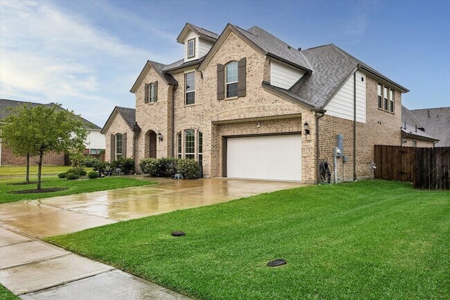 Foto del edificio - 729 Maplewood Dr