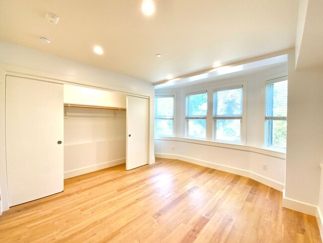 REMODELED 1BR in Haight! Yard Access. IN-U... - REMODELED 1BR in Haight! Yard Access. IN-U... Apartment