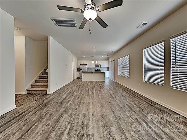 Foto del edificio - 13021 Joclaire Ct