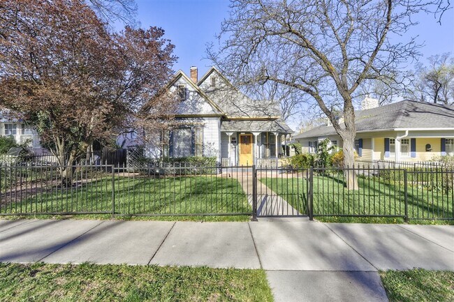 Foto del edificio - Historic Mount Vernon 4x1.5 Home Steps from Downtown Prescott