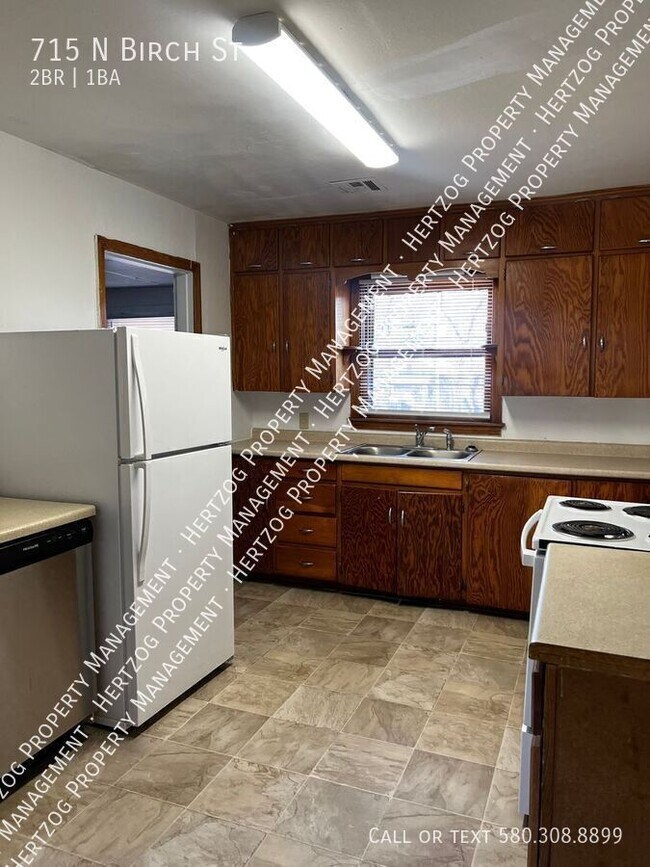 Foto del edificio - 715 N Birch St