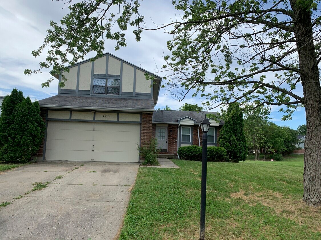 1285 Firethorne Dr, Mason, OH 45040 House Rental in Mason, OH