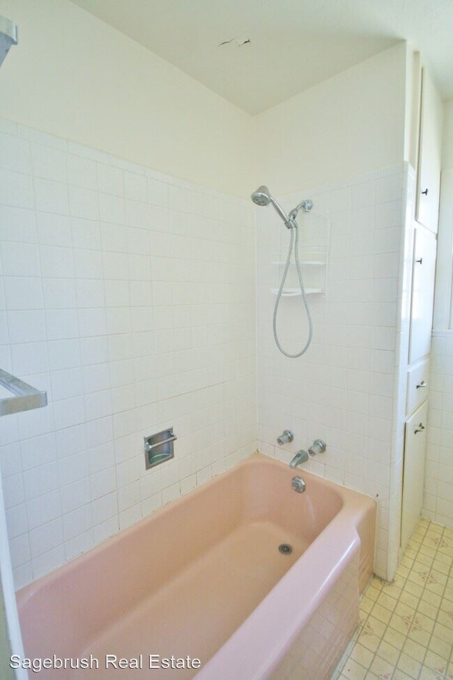 Building Photo - 3 br, 2 bath House - 2625 Sheldon St.