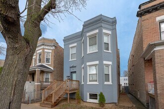 Building Photo - 1019 N Ridgeway Ave