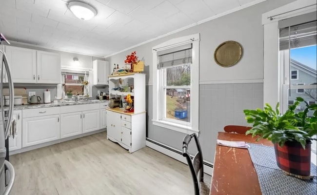 Building Photo - 197 Main St