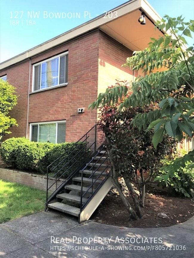 Building Photo - 127 NW Bowdoin Pl