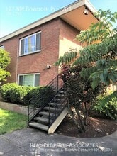 Building Photo - 127 NW Bowdoin Pl