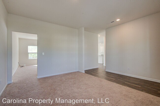 Building Photo - 4 br, 2.5 bath House - 2233 Lanza Dr