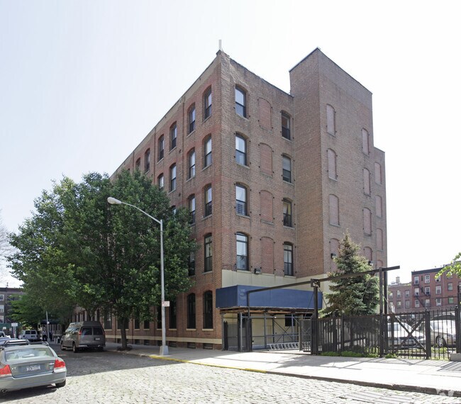 Building Photo - 1 Tiffany Pl