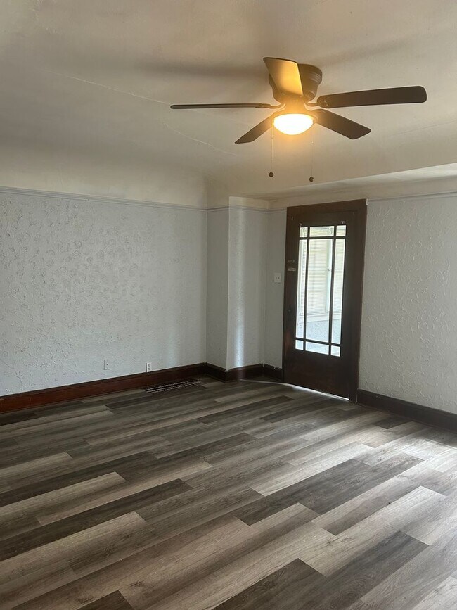 Foto del edificio - 2819-2821 N 47th St